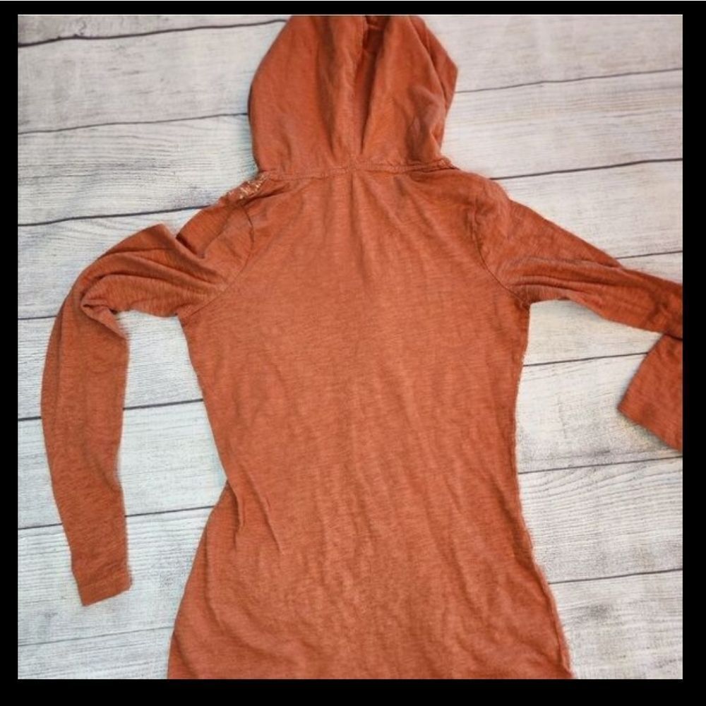 Maurices hooded long sleeve t-shirt. Size Small - Picture 2 of 4